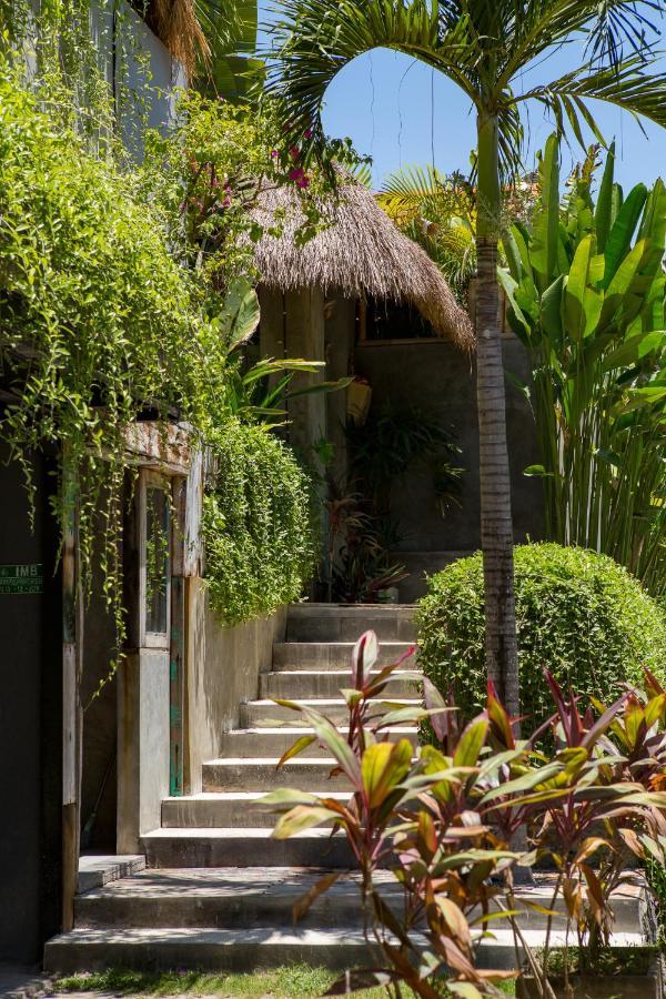 Seaside Tribe - Boutique Surf Stay & Retreat Tanah Lot Exteriör bild