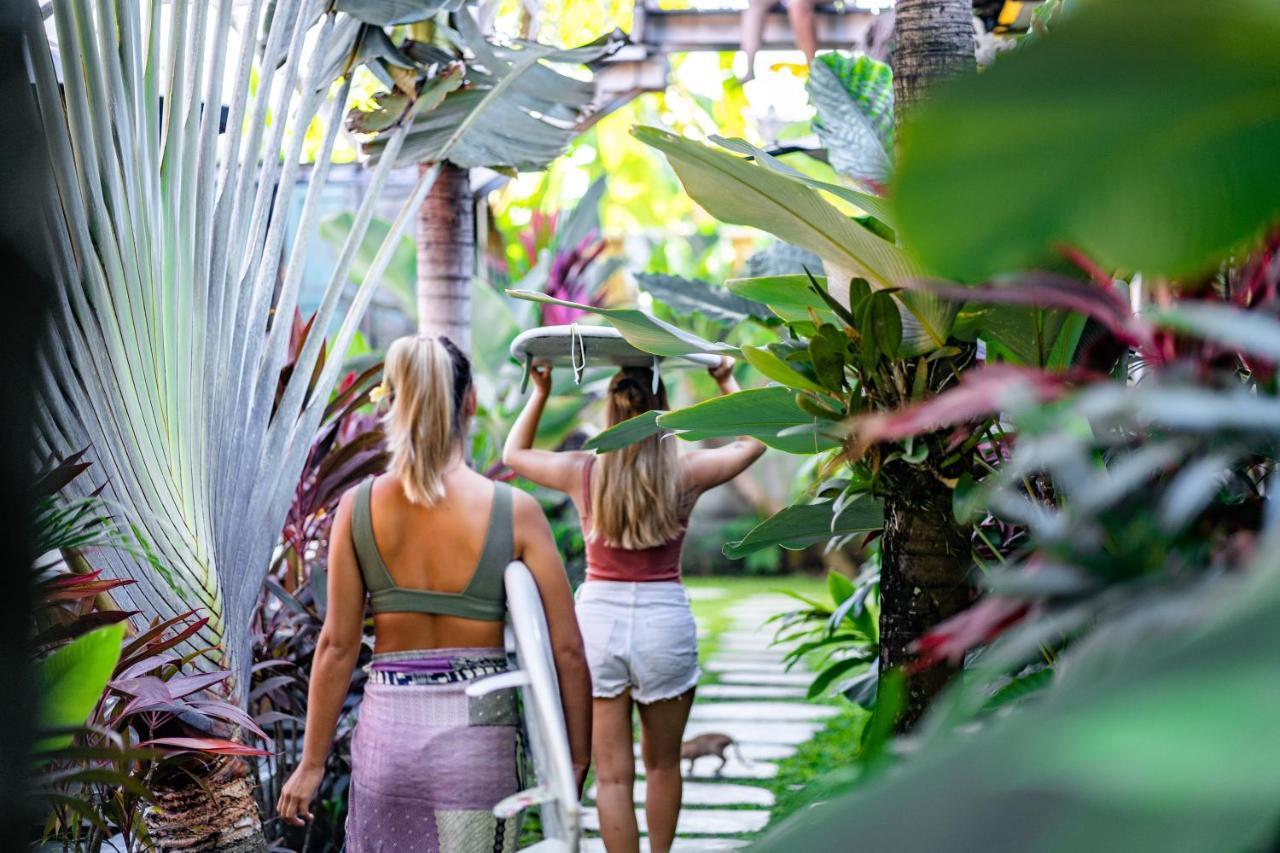 Seaside Tribe - Boutique Surf Stay & Retreat Tanah Lot Exteriör bild