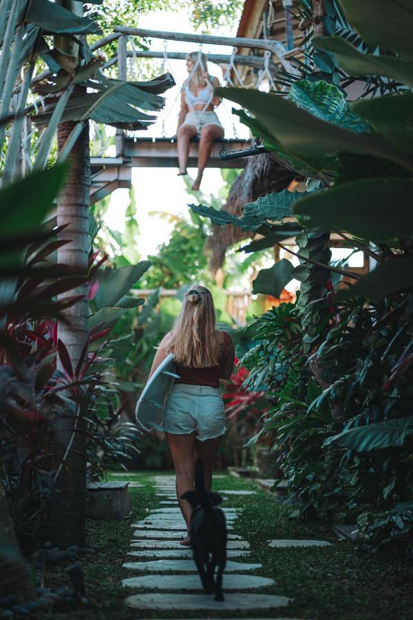 Seaside Tribe - Boutique Surf Stay & Retreat Tanah Lot Exteriör bild