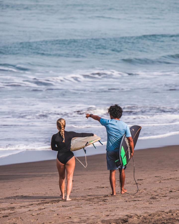 Seaside Tribe - Boutique Surf Stay & Retreat Tanah Lot Exteriör bild